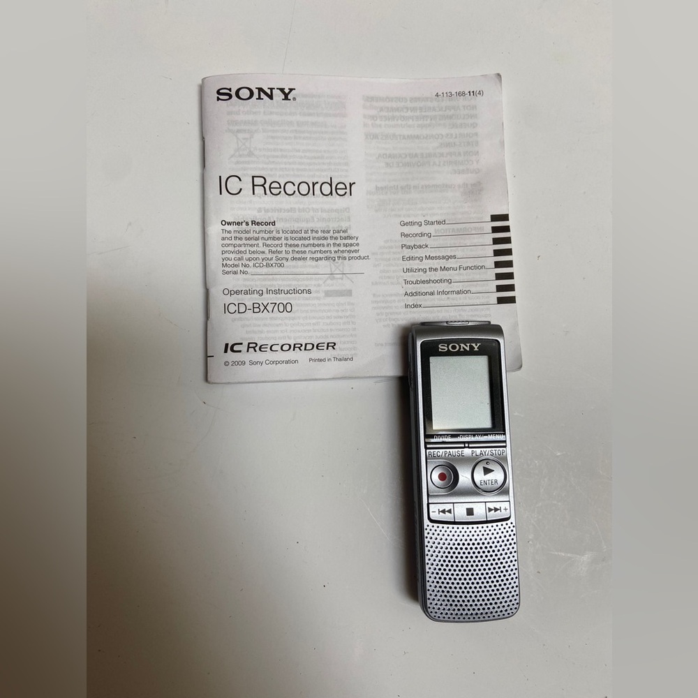 Sony ICD bx700 280 hours of recording time (LP mode)
1 GB Flash Memory